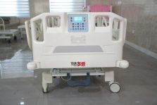 ICU bed footboard embeded control button